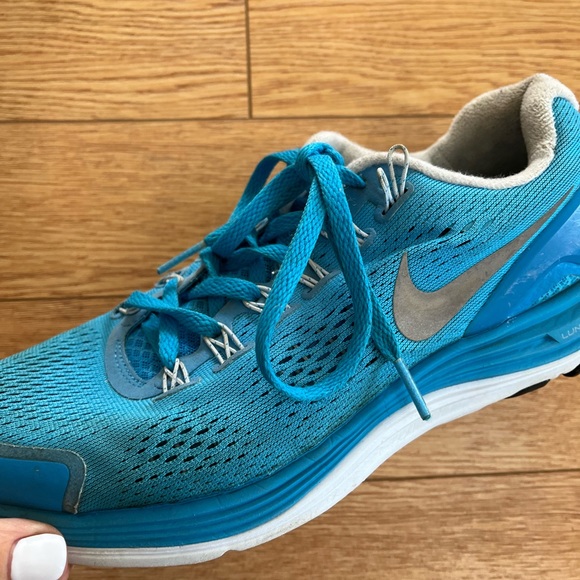 Blue Nikes - Picture 5 of 10